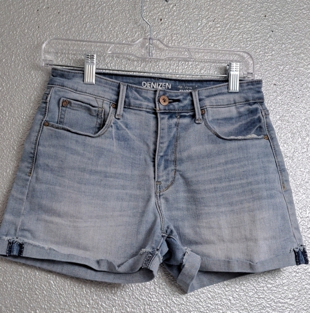 Denizen Levi's High Rise Shorts Size 4 Waist 27